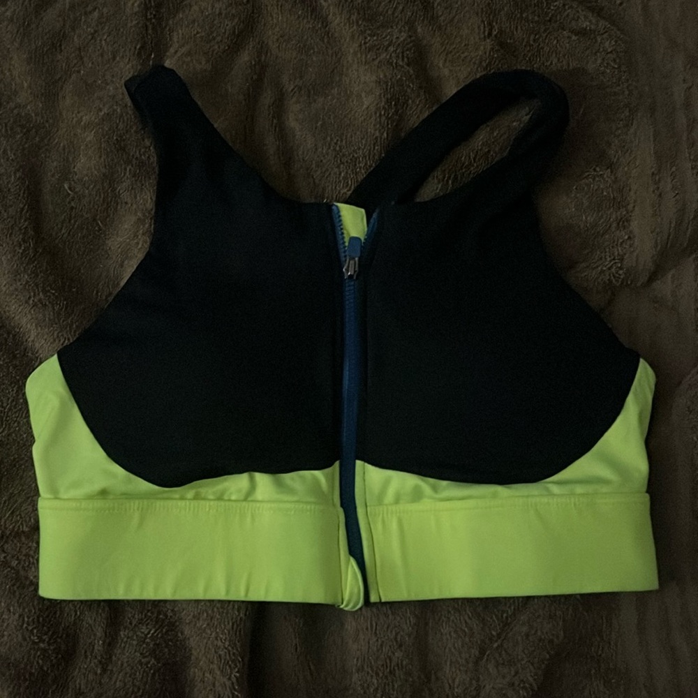 Sports bra